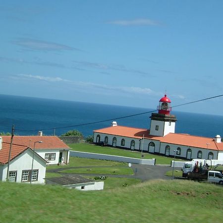 Moradias Estacao Radio Naval , Moradia Vila Do Porto Lajes das Flores Bagian luar foto
